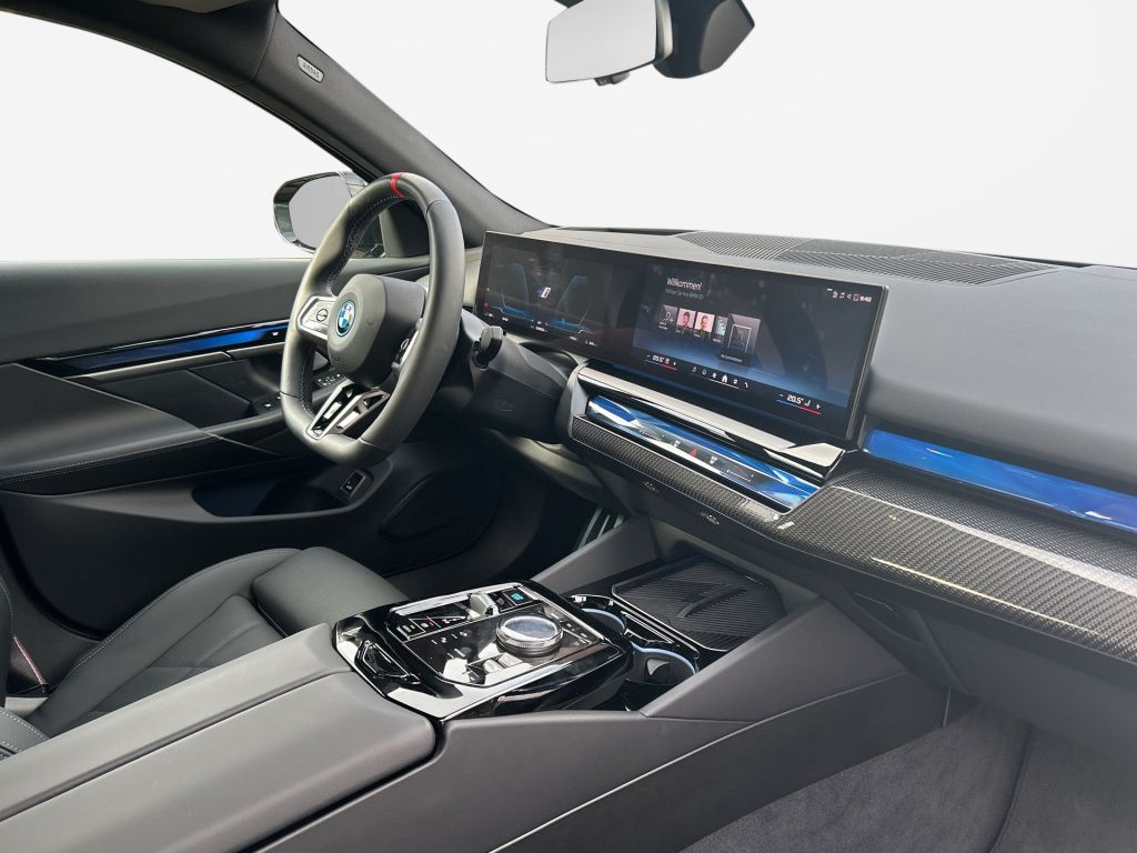 BMW i5 2025