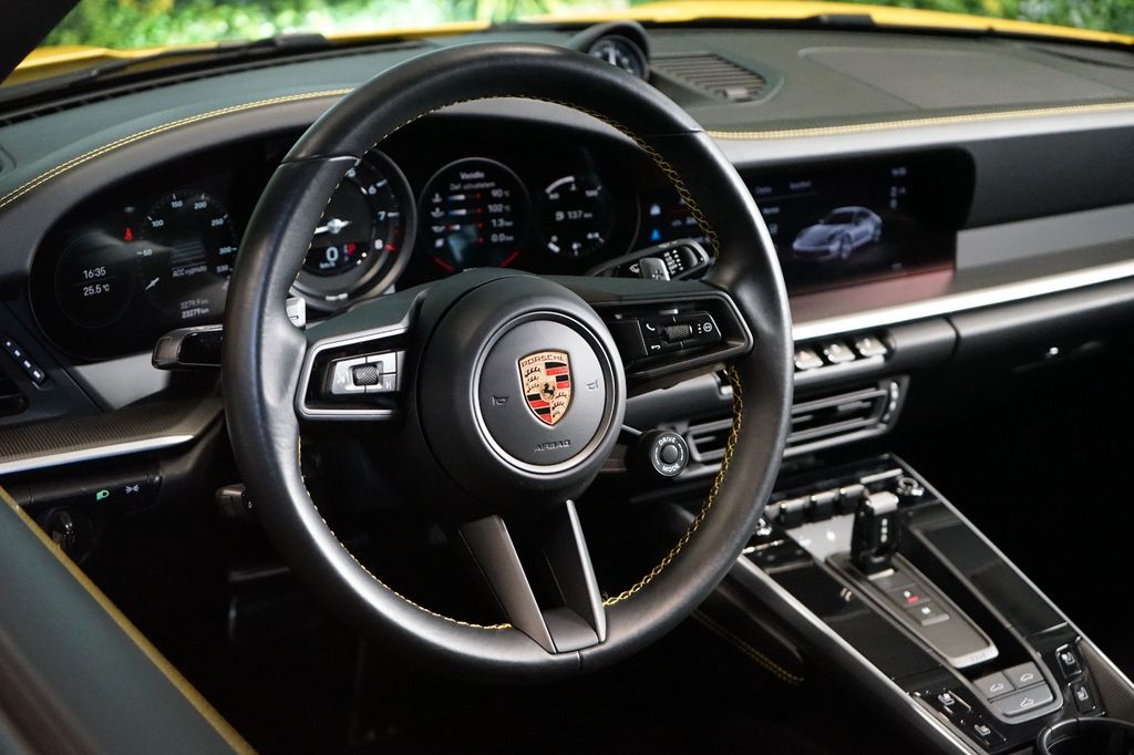 Porsche 911 2023