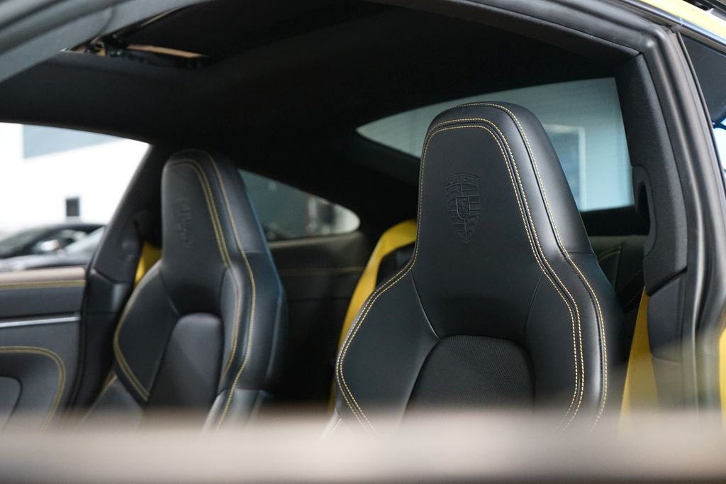 Porsche 911 2023