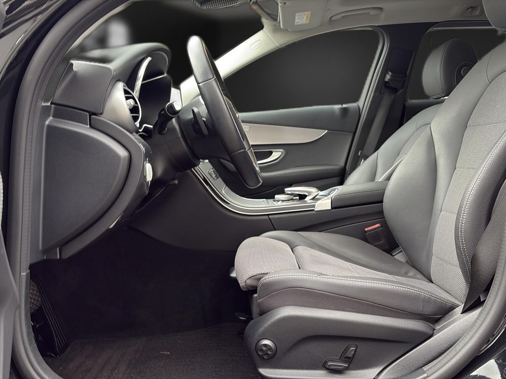 Mercedes-Benz C 300 2021