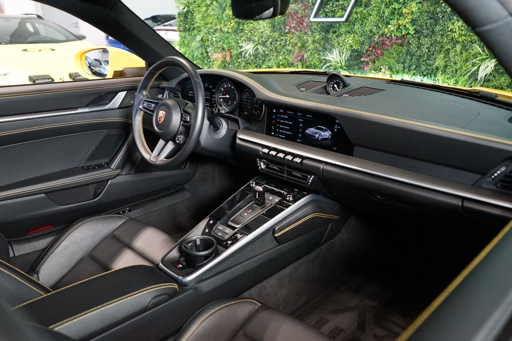 Porsche 911 2023