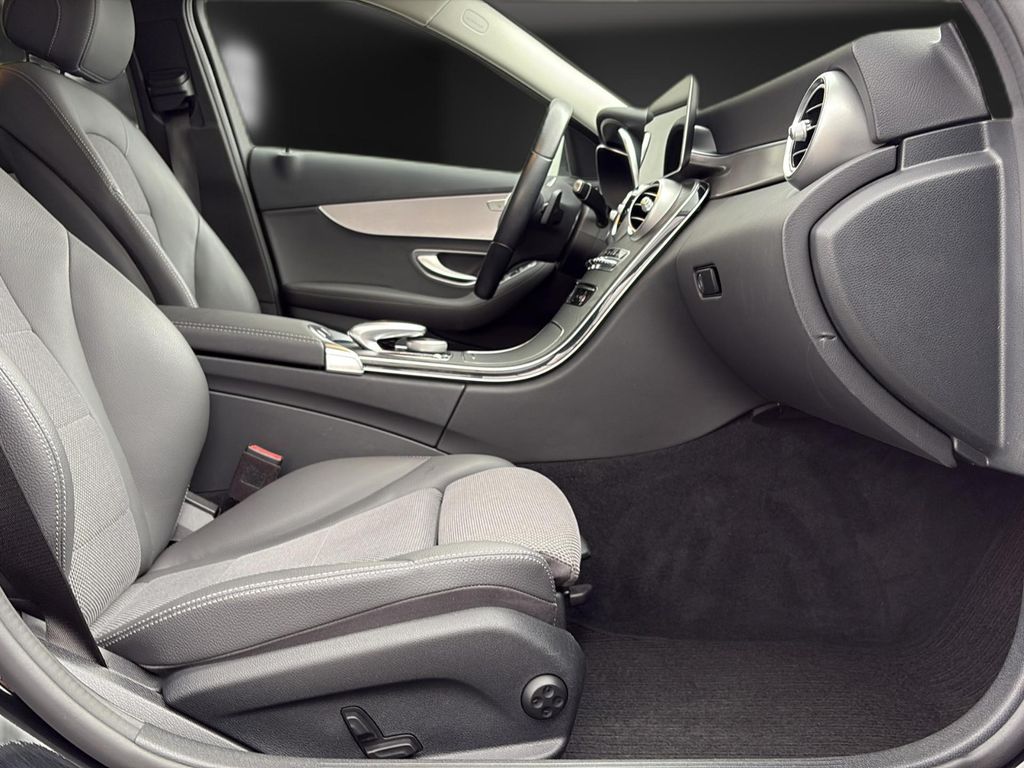 Mercedes-Benz C 300 2021