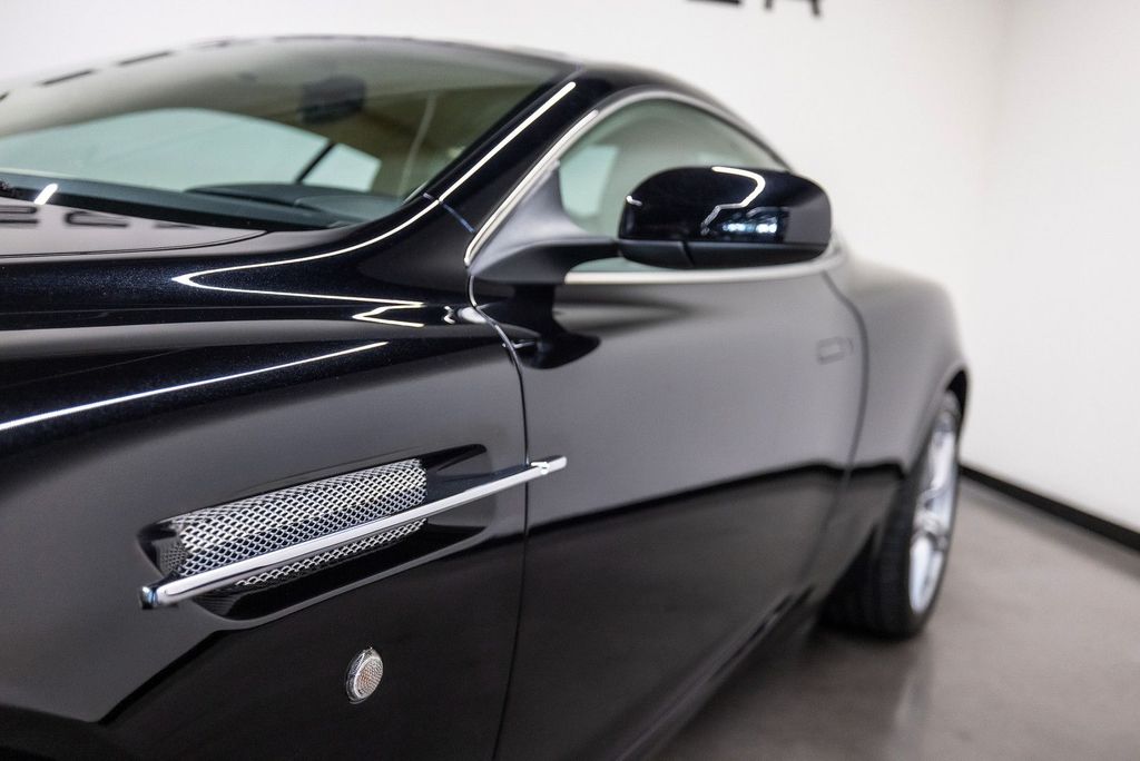 Aston Martin DB9 2009