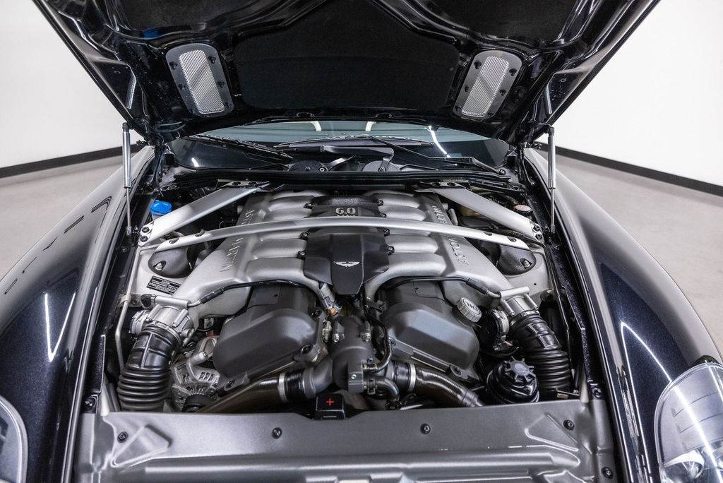 Aston Martin DB9 2009