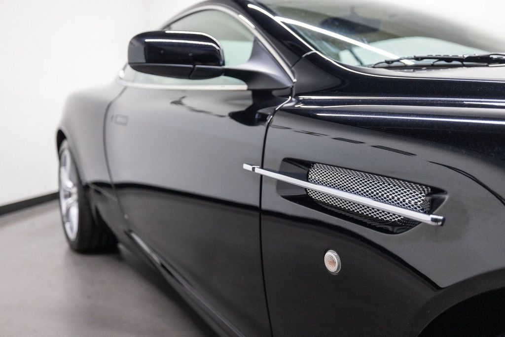 Aston Martin DB9 2009