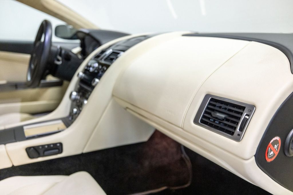 Aston Martin DB9 2009