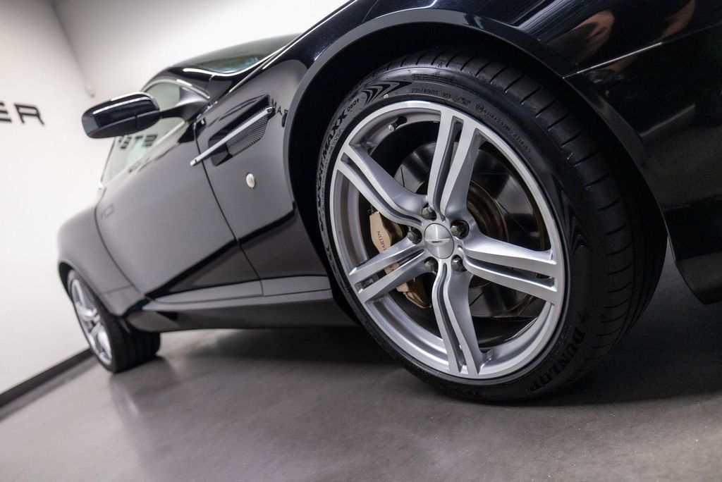 Aston Martin DB9 2009