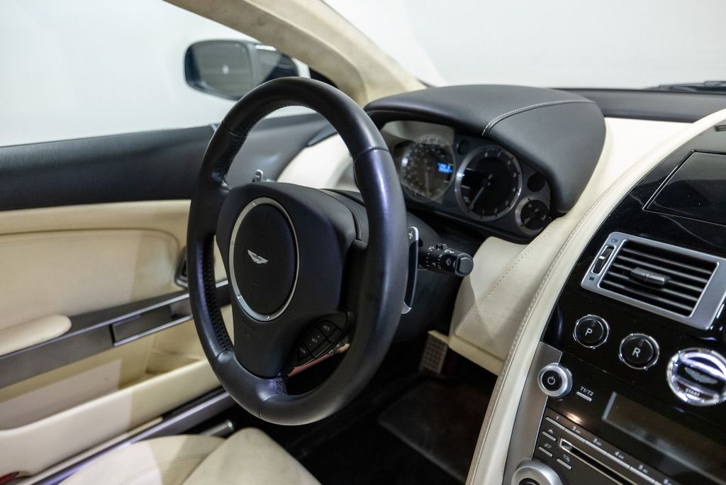 Aston Martin DB9 2009