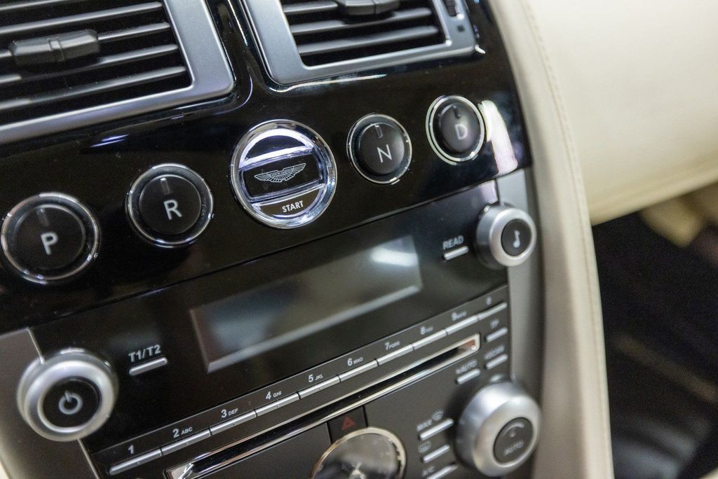 Aston Martin DB9 2009