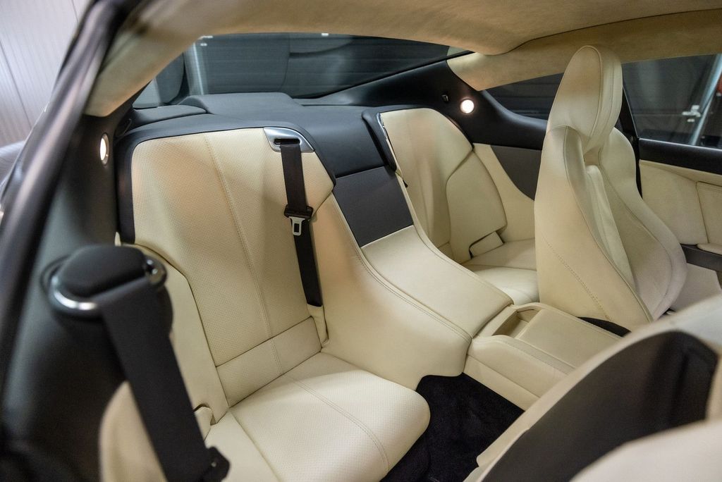 Aston Martin DB9 2009