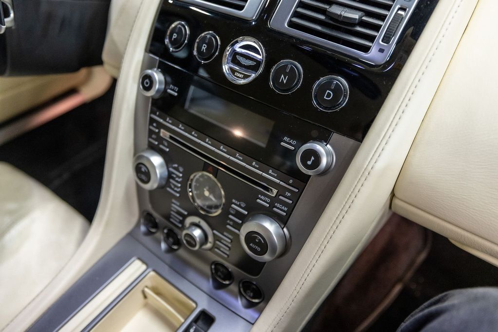 Aston Martin DB9 2009