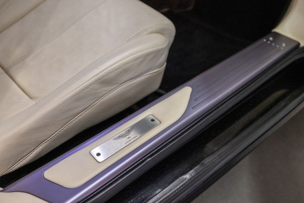 Aston Martin DB9 2009