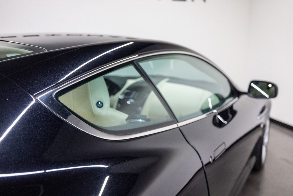 Aston Martin DB9 2009