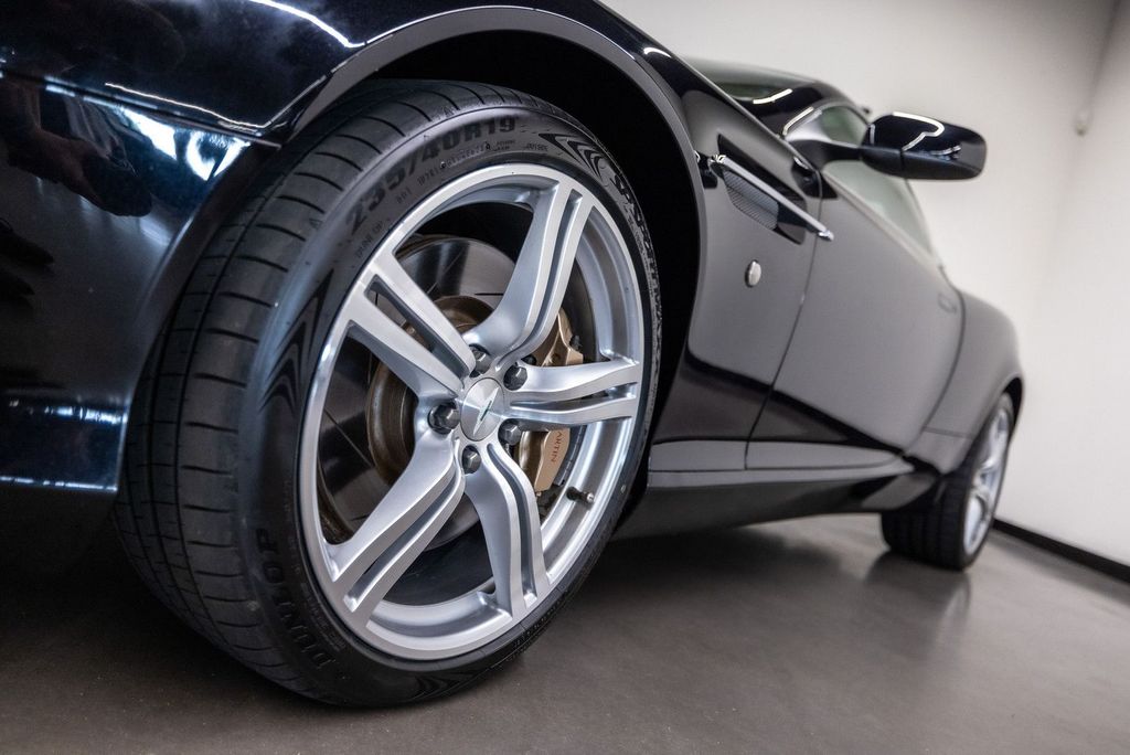 Aston Martin DB9 2009