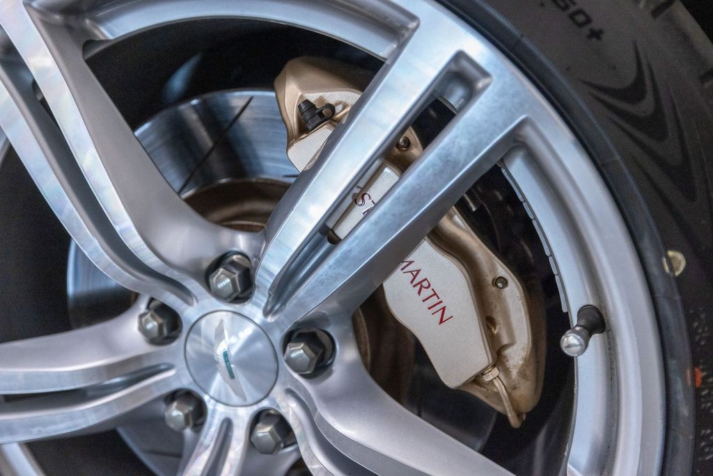 Aston Martin DB9 2009