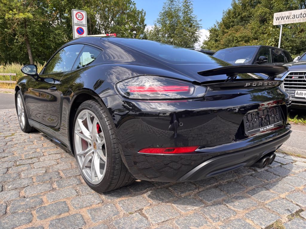 Porsche Cayman 2021
