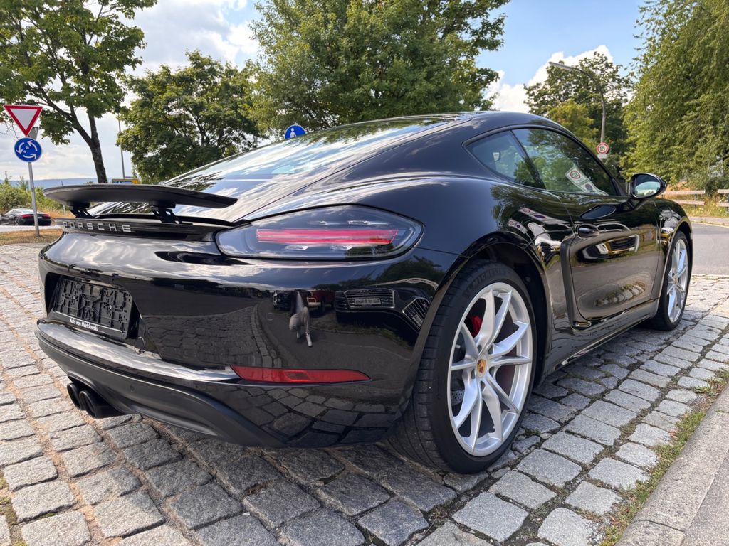 Porsche Cayman 2021