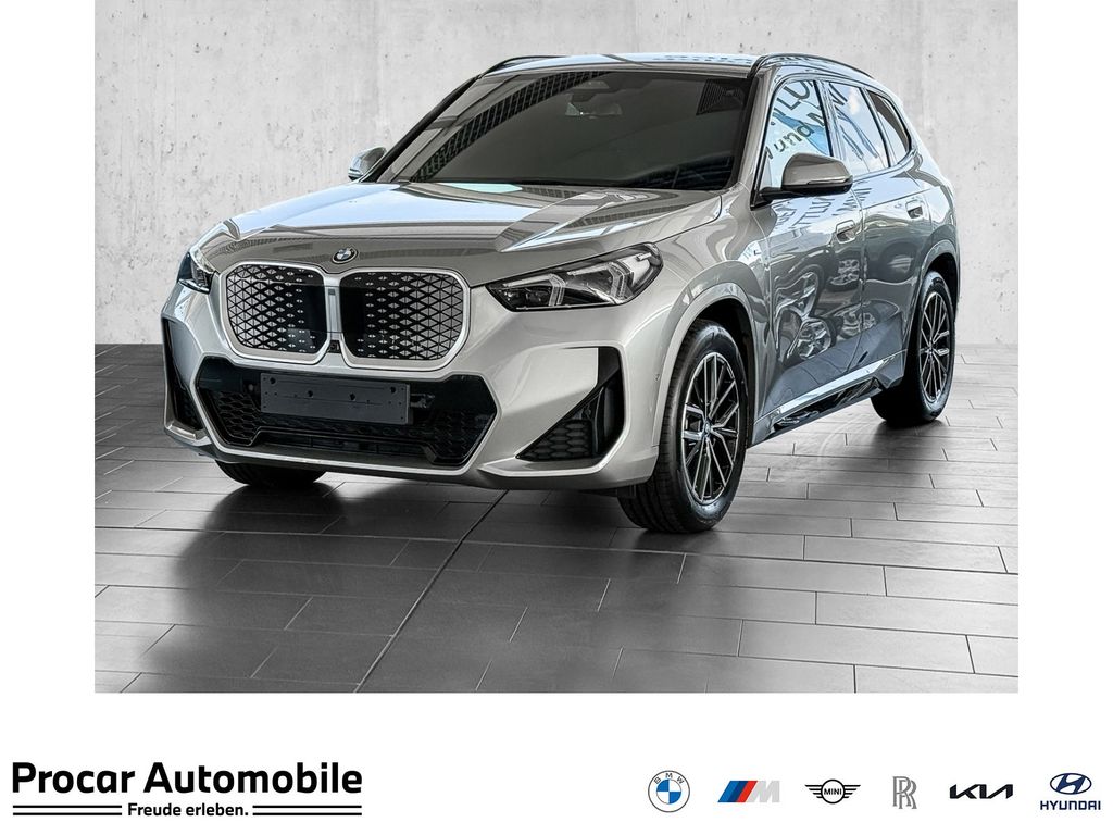 BMW iX1