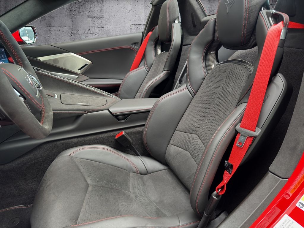 Corvette C8 2025
