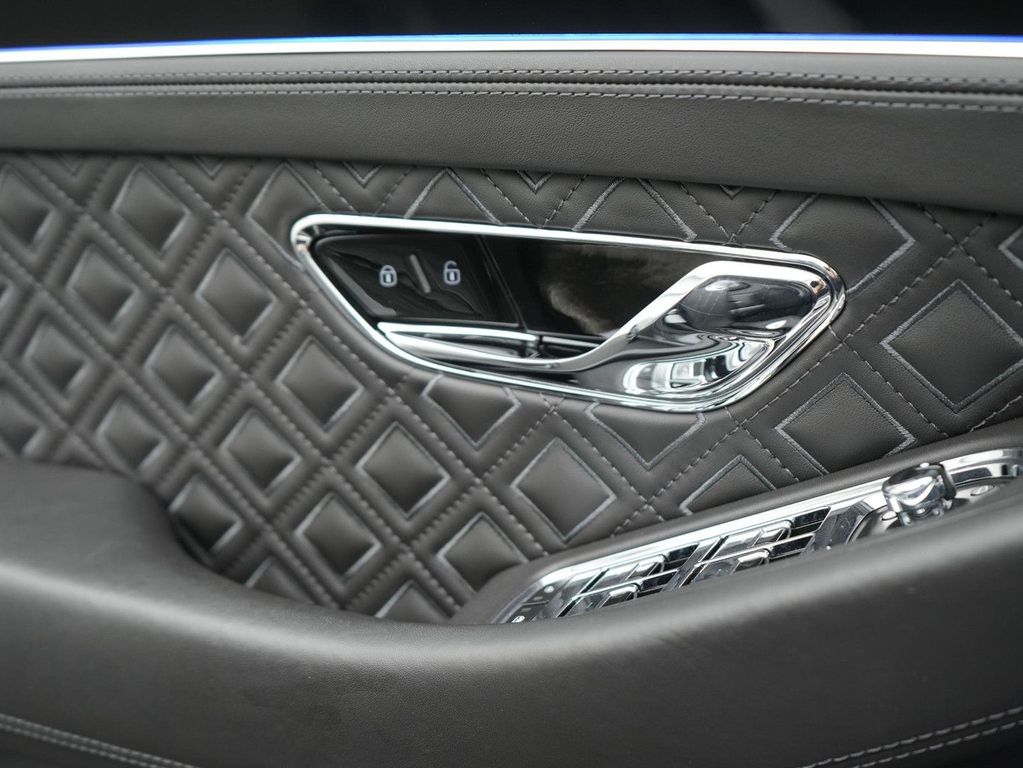 Bentley Continental GTC 2022