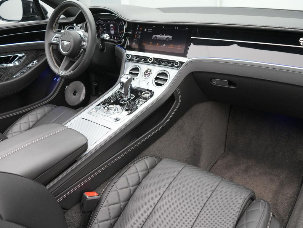 Bentley Continental GTC 2022