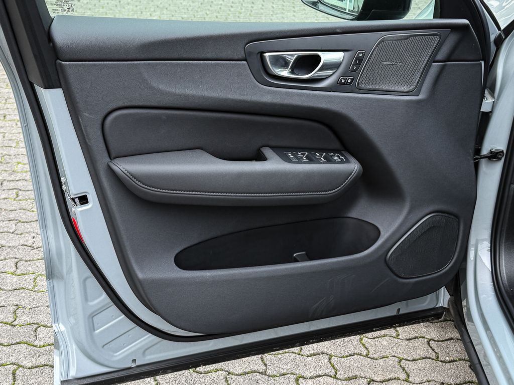 Volvo XC60 2025