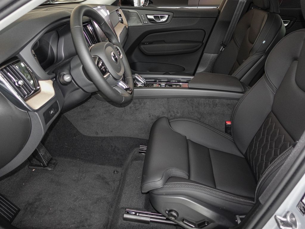 Volvo XC60 2025