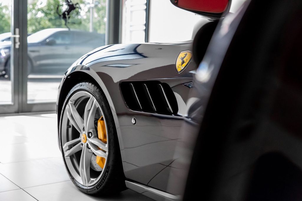 Ferrari GTC4Lusso 2021