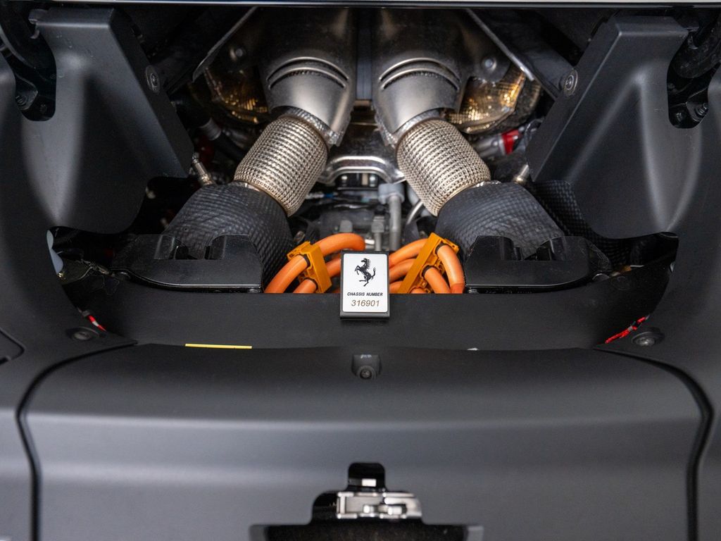 Ferrari 296 GTS 2025