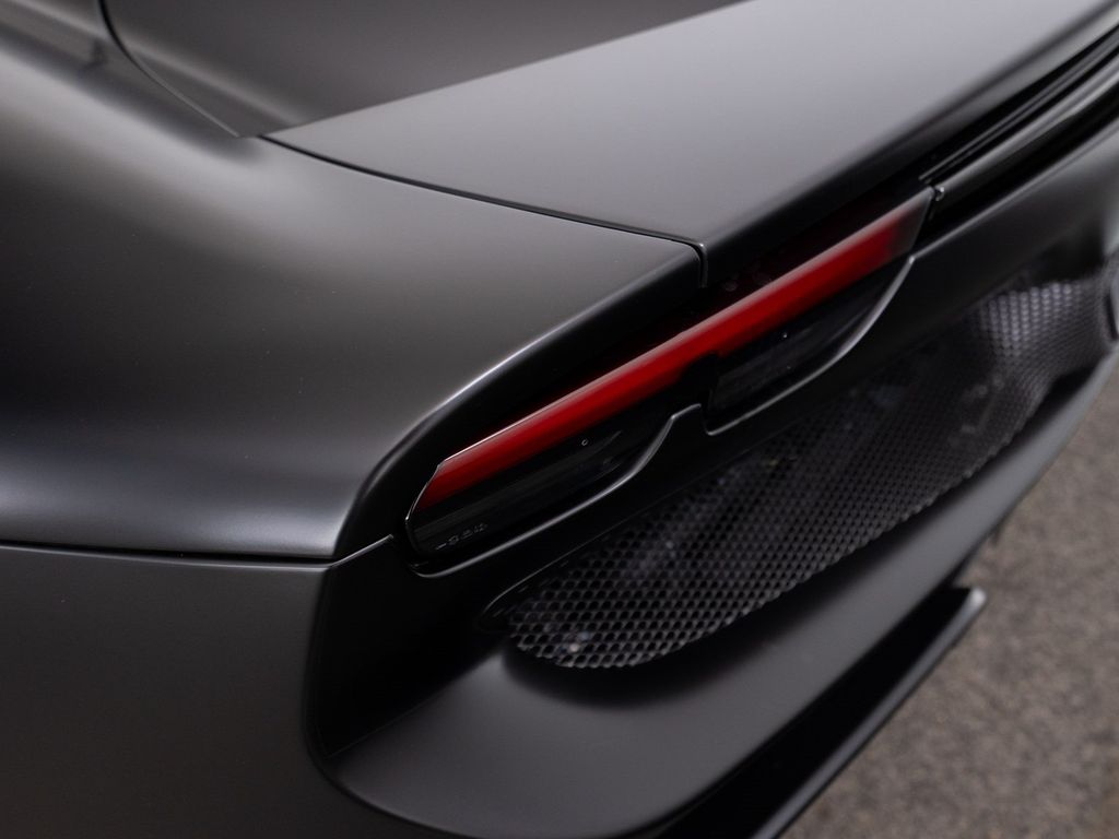 Ferrari 296 GTS 2025