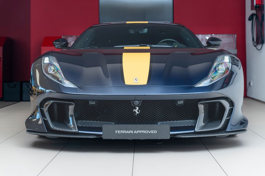 Ferrari 812 2022
