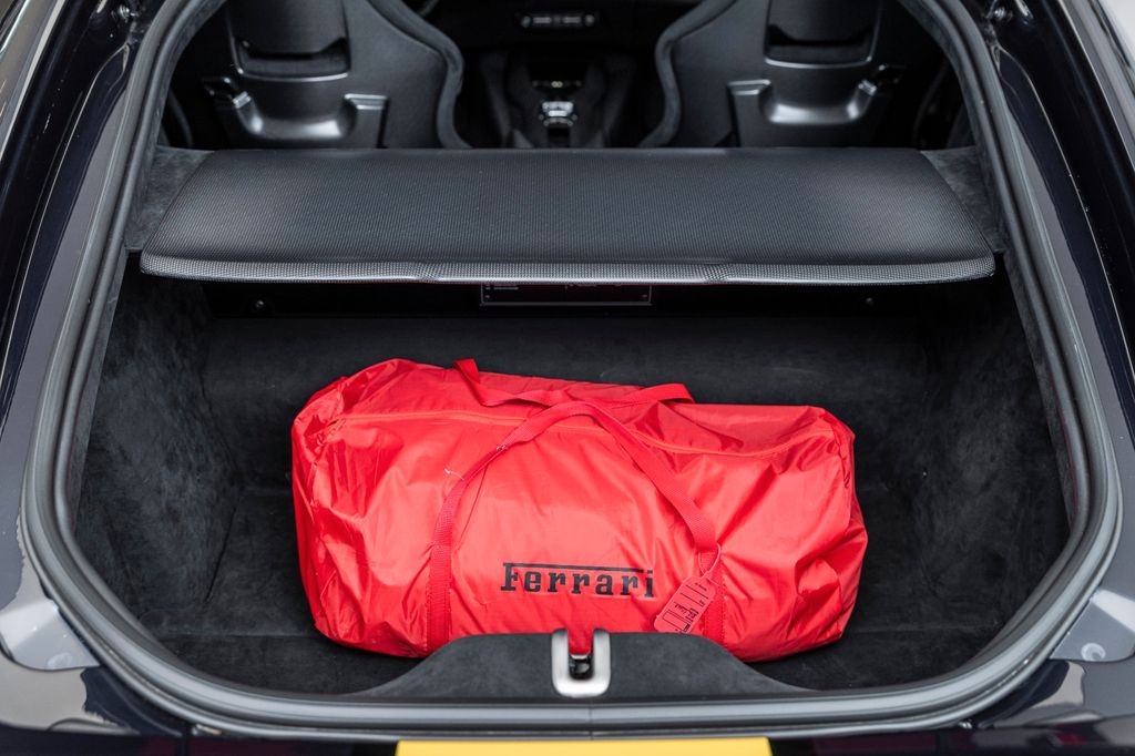 Ferrari 812 2022