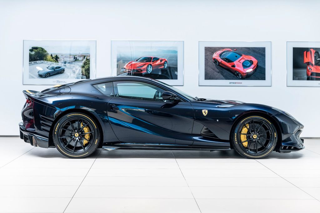 Ferrari 812 2022