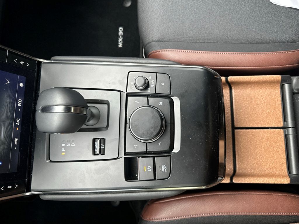 Mazda MX-30 2024