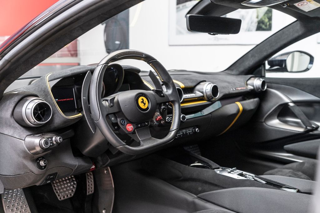 Ferrari 812 2022