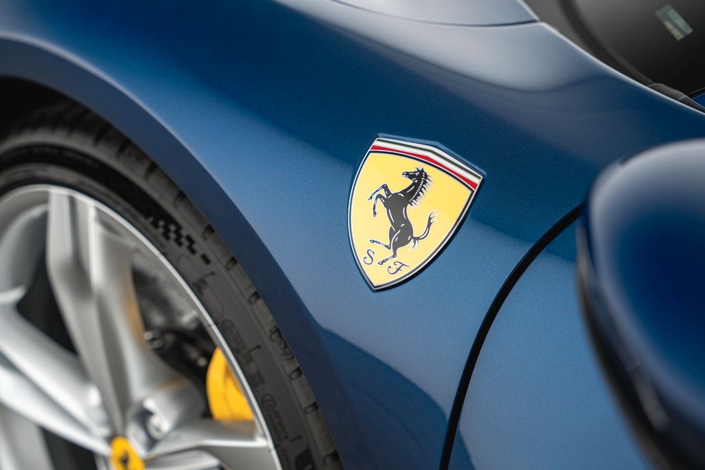 Ferrari 296 GTS 2025