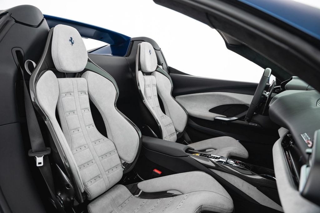 Ferrari 296 GTS 2025