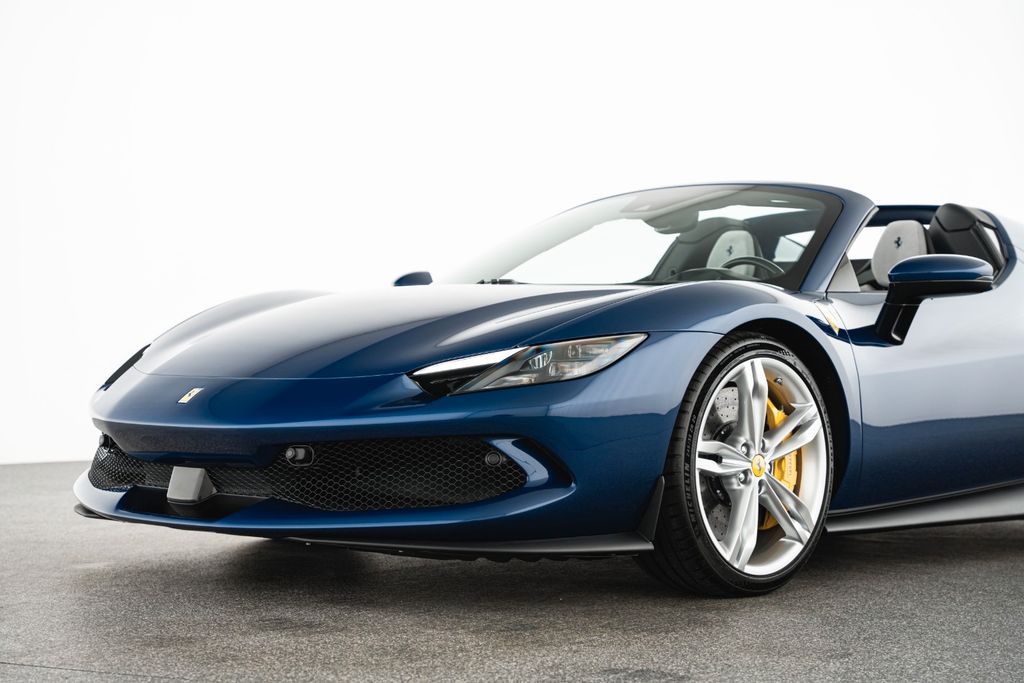 Ferrari 296 GTS 2025