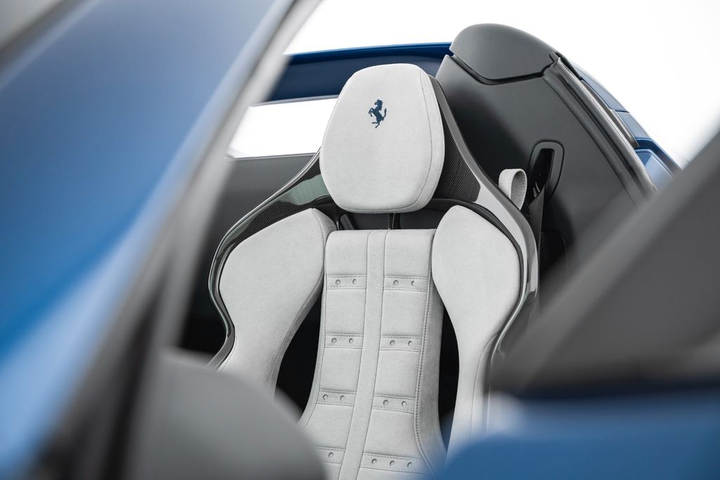 Ferrari 296 GTS 2025