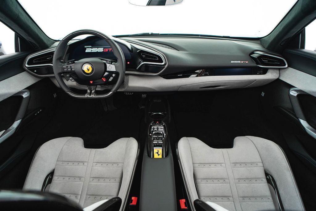 Ferrari 296 GTS 2025
