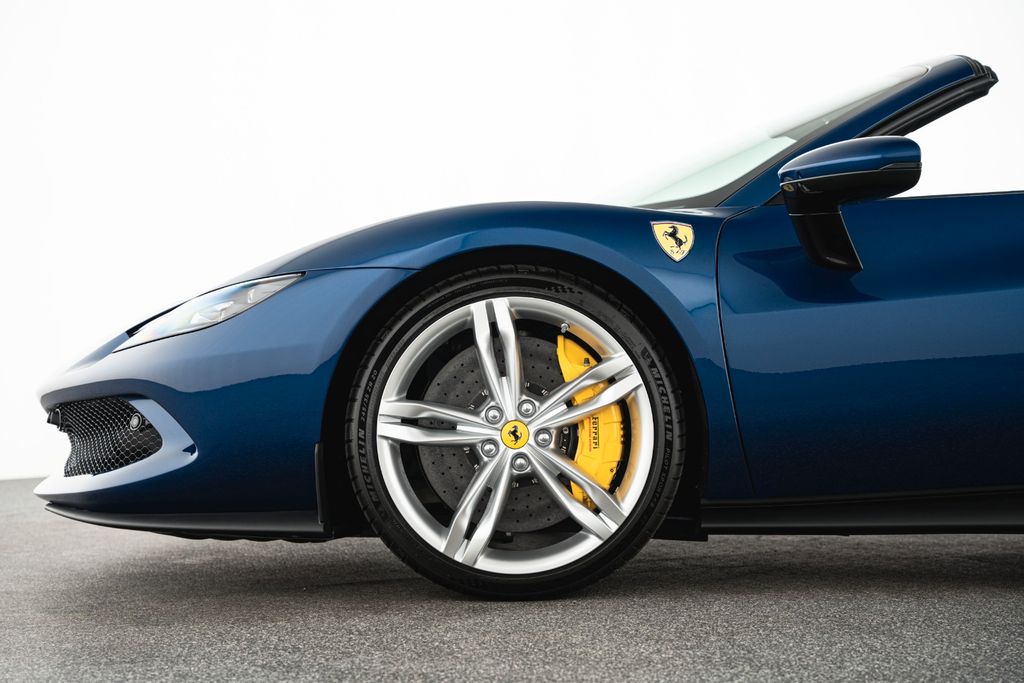 Ferrari 296 GTS 2025