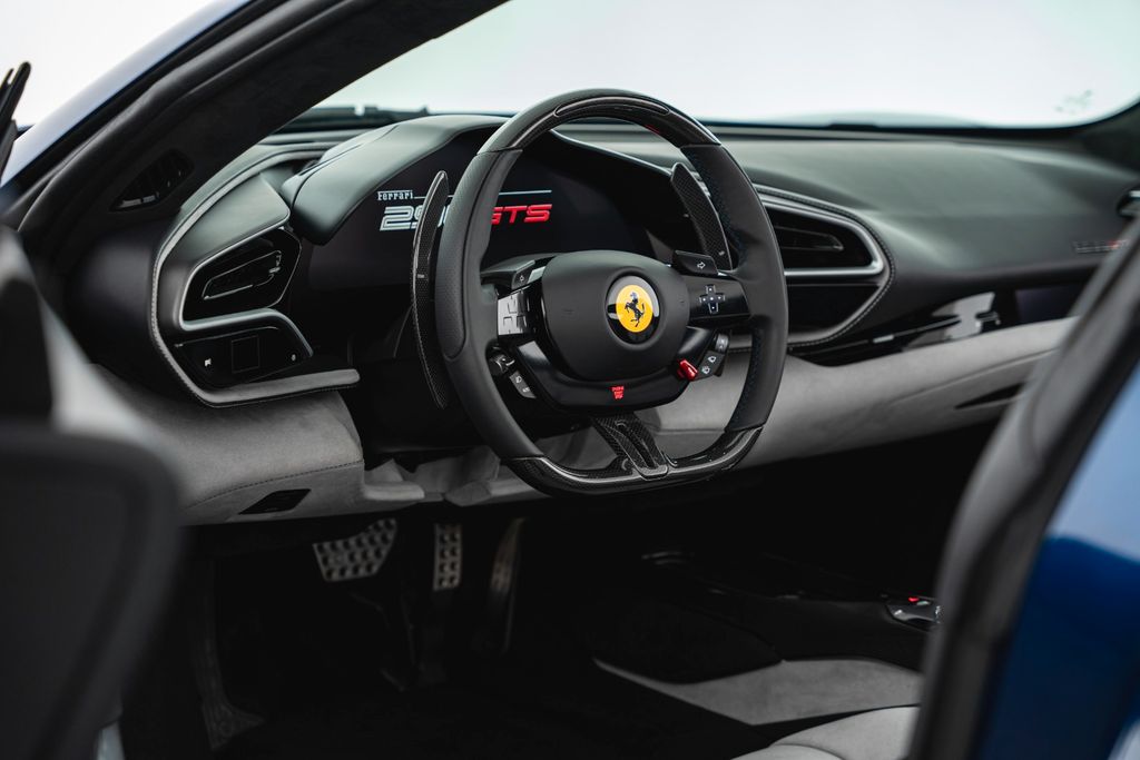 Ferrari 296 GTS 2025