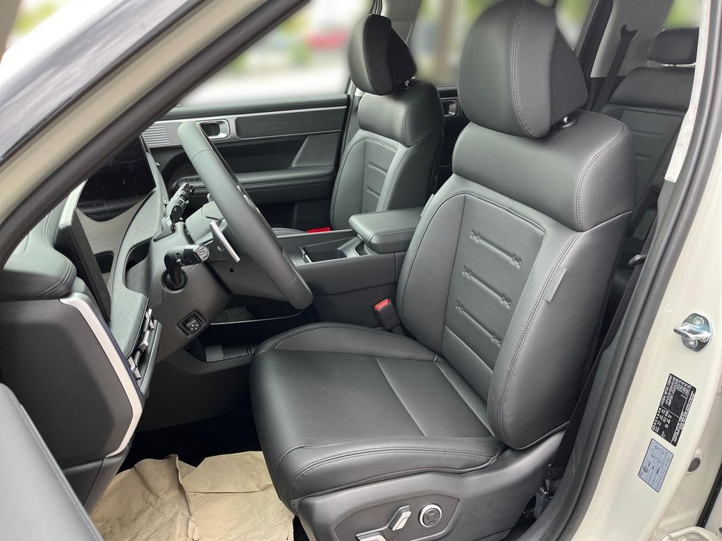 Hyundai SANTA FE 2025