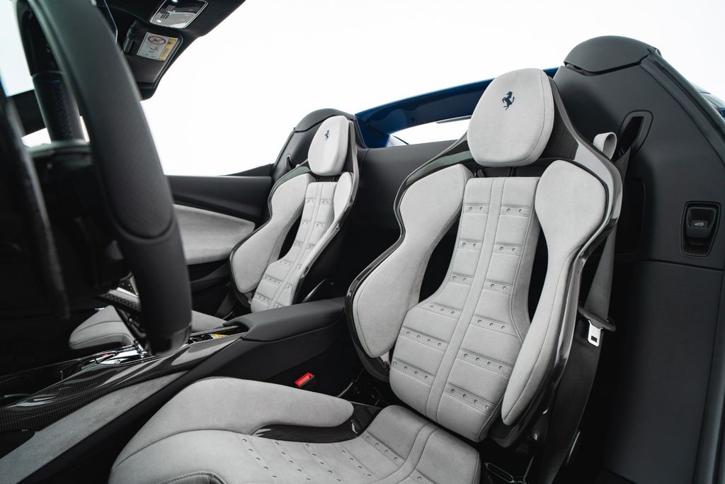 Ferrari 296 GTS 2025