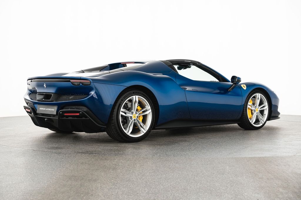 Ferrari 296 GTS 2025