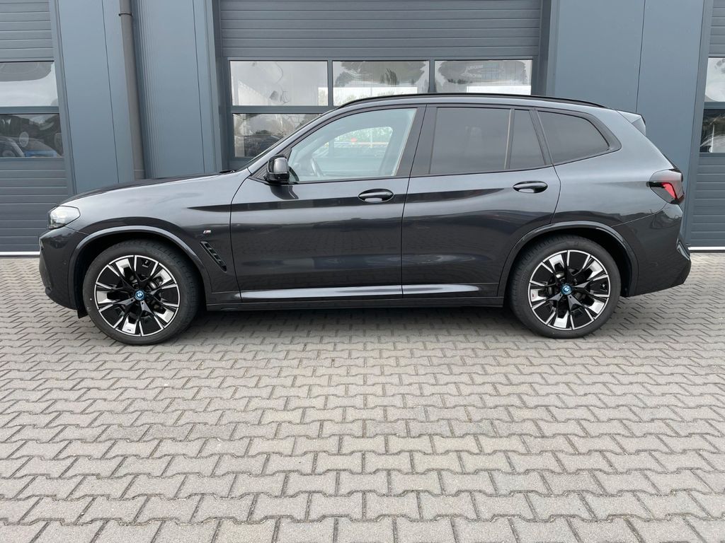 BMW iX3 2023