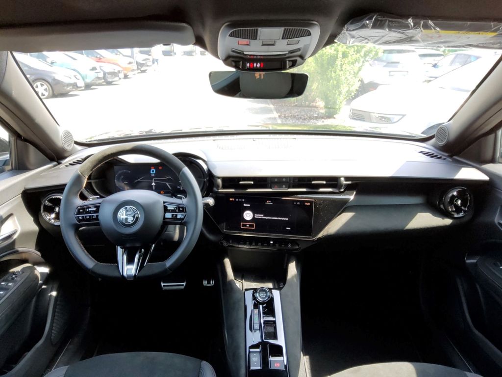 Alfa Romeo Junior 2025