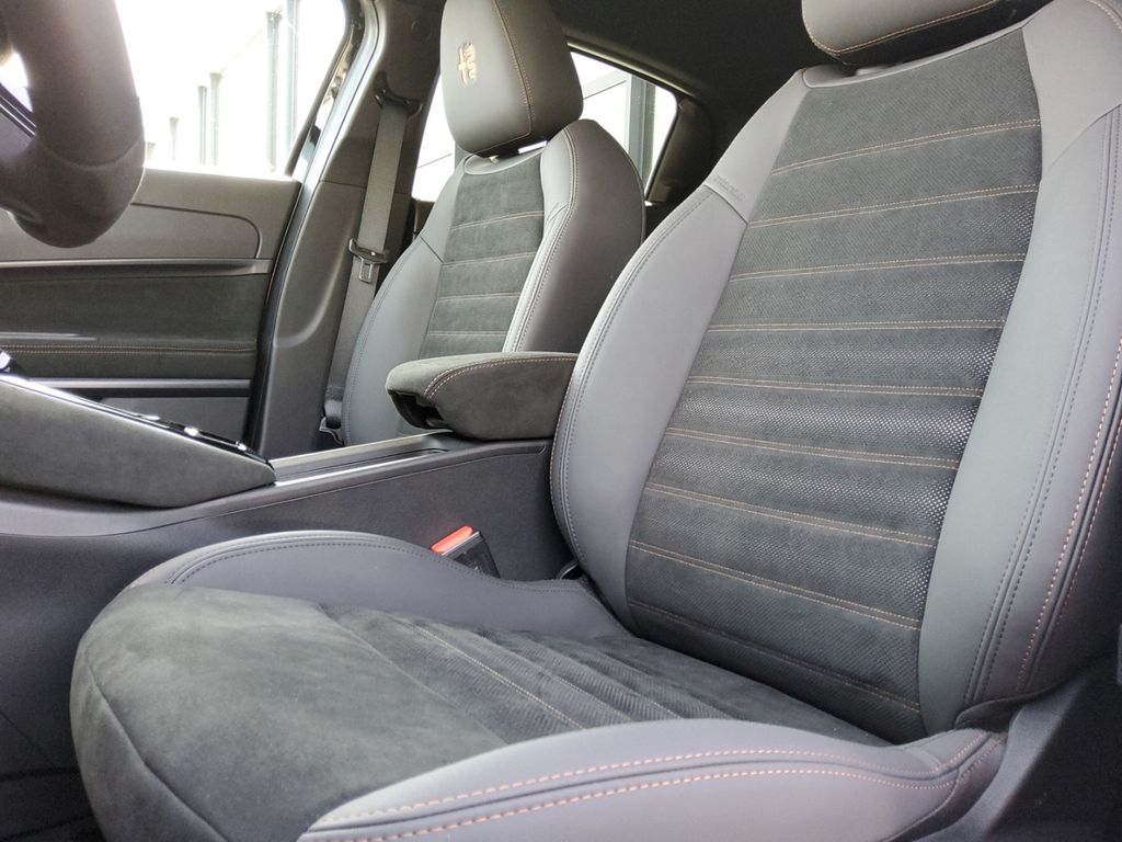 Alfa Romeo Junior 2025