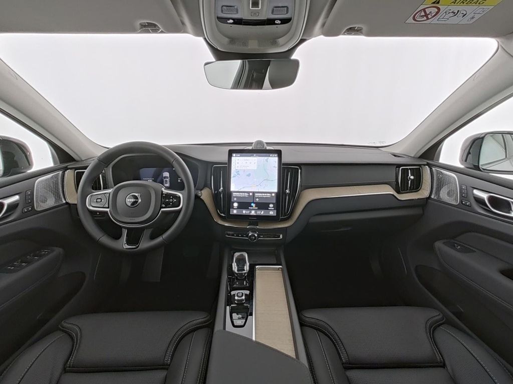 Volvo XC60 2025