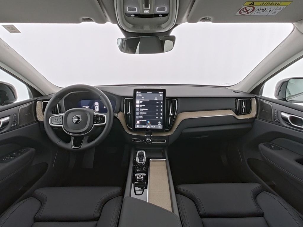 Volvo XC60 2025